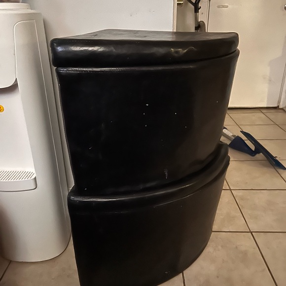 Two seats with storage. - Picture 3 of 3